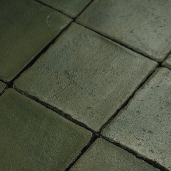 Chroma Bottle Green10x10