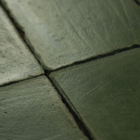 Chroma Bottle Green10x10