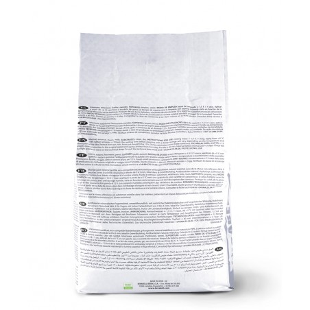 Uma bolsa branca fica em pé com instruções em texto preto impressas verticalmente, contra um fundo branco liso. Uma bolsa branca fica em pé com instruções em texto preto impressas verticalmente, contra um fundo branco liso.