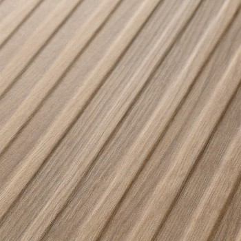 Azulejo rectangular con patrones verticales de vetas de madera claras y oscuras que alternan y crean una textura natural