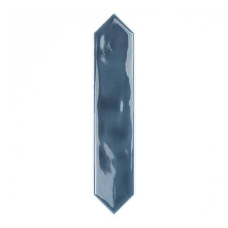 Un azulejo hexagonal alargado de color azul oscuro brillante con extremos puntiagudos, que refleja la luz, aislado sobre un fond Un azulejo hexagonal alargado de color azul oscuro brillante con extremos puntiagudos, que refleja la luz, aislado sobre un fond