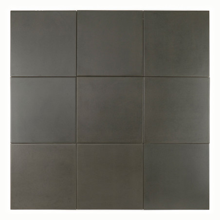 Neun dunkelgraue Kacheln, die in einem Drei-mal-Drei-Raster angeordnet sind und ein einfaches, gleichmäßiges Muster auf einer gl