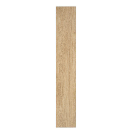 Eine rechteckige Holzfliese weist ein helles Eichenmaserungsmuster auf, das an natürliches Holz erinnert. Vor einem schlichten w Eine rechteckige Holzfliese weist ein helles Eichenmaserungsmuster auf, das an natürliches Holz erinnert. Vor einem schlichten w