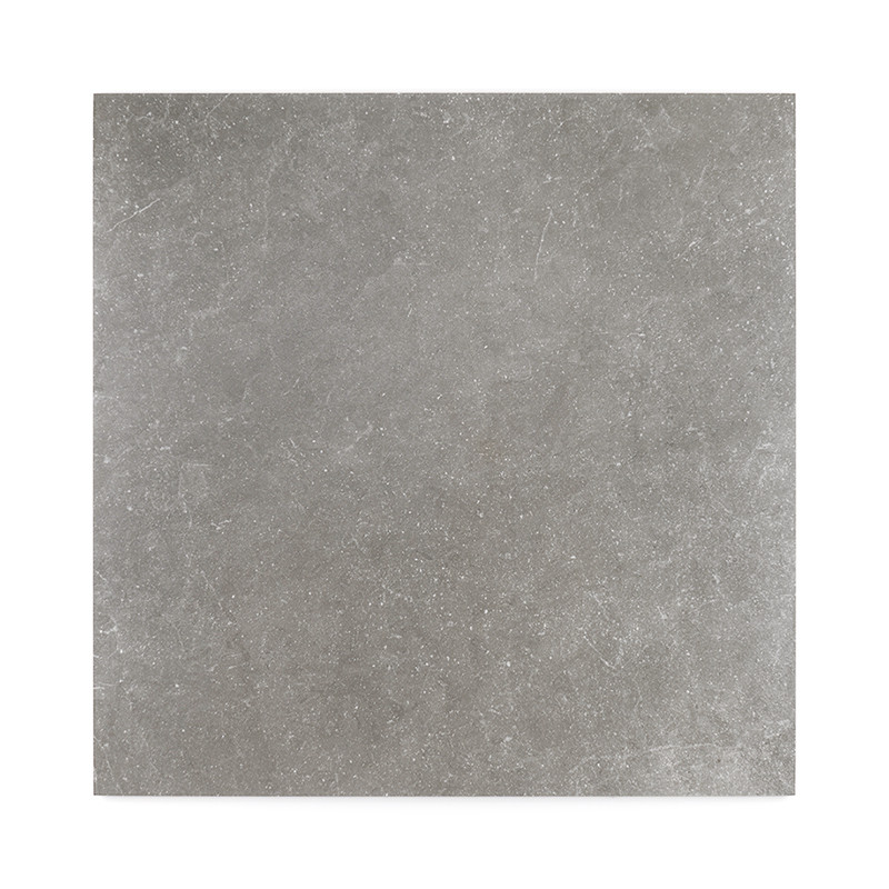Die Fliese weist eine glatte, mattgraue Oberfläche mit dezent gesprenkelten Mustern auf und schafft so ein minimalistisches und 