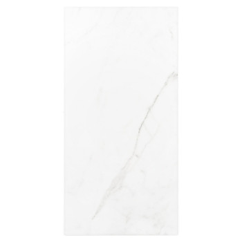 Um ladrilho cerâmico retangular branco exibe um padrão sutil de mármore cinza, sugerindo uma aparência elegante e moderna, adequ