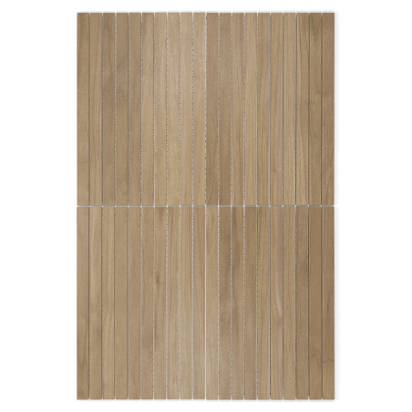 Rechthoekige houten tegel met verticale latten en fijne groeven, waardoor een structuurpatroon ontstaat. Gebruikt voor vloer- of