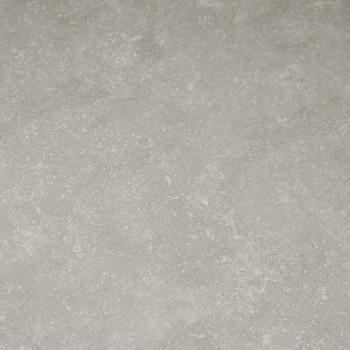 Eine glatte, hellgraue Steinfliese weist subtile gesprenkelte Texturen und Variationen auf und sorgt für ein natürliches, minima