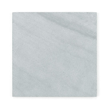 Nove ladrilhos de pedra cinza claro e lisos dispostos em uma grade quadrada, exibindo padrões sutis e variados, contra um fundo 