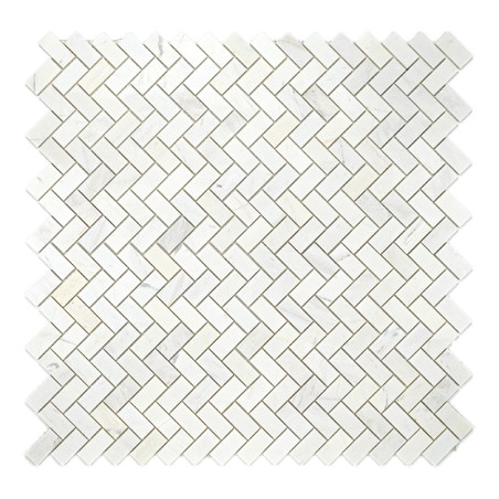 Weiße Steinfliesen bilden ein Fischgrätenmuster und schaffen ein elegantes und symmetrisches Design auf einem schlichten, neutra