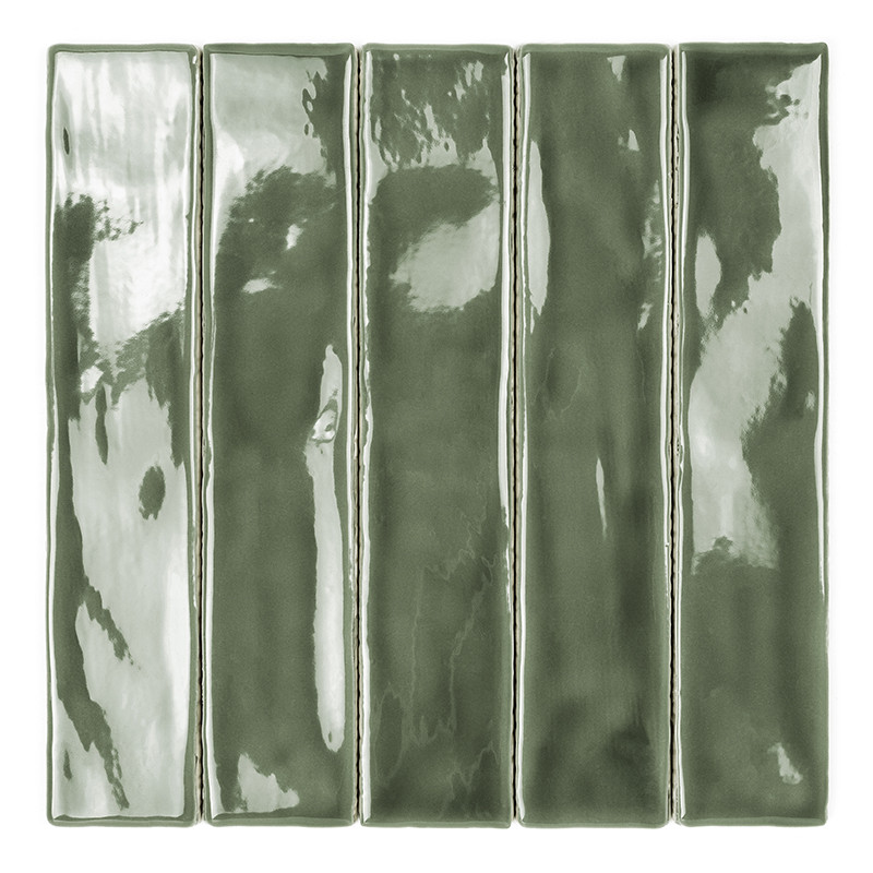 Cinq carreaux rectangulaires verts brillants se dressent verticalement côte à côte, projetant des reflets. Ils sont positionnés 