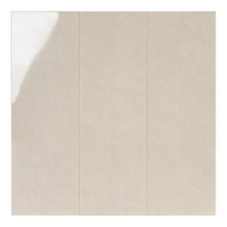 Eine beige Fliesenoberfläche, die in drei gleiche vertikale Segmente unterteilt ist, mit einem weißen reflektierenden Bereich in Eine beige Fliesenoberfläche, die in drei gleiche vertikale Segmente unterteilt ist, mit einem weißen reflektierenden Bereich in