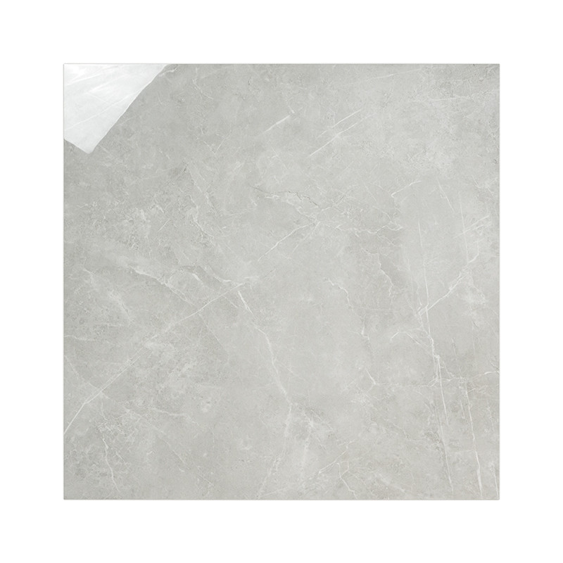 Un carreau de céramique carré gris clair avec de subtiles veines blanches imite une texture de marbre, créant une finition raffi