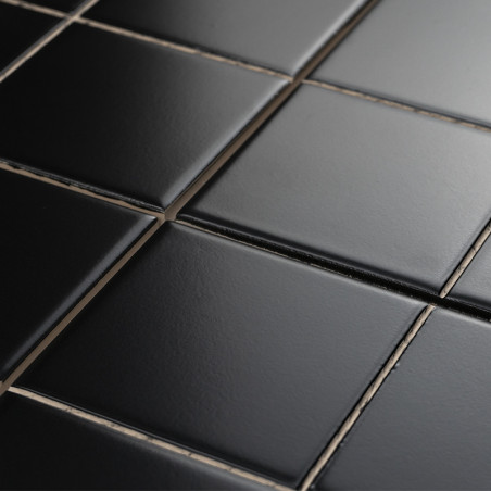 10x10 Matte Schwarze Fliese