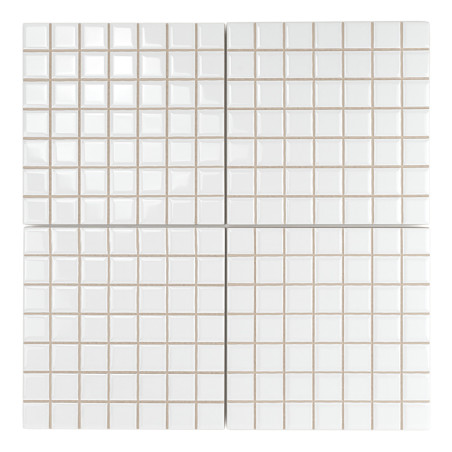 Witte vierkante tegels gerangschikt in een rasterpatroon van vier bij vier, reflecterend licht. De achtergrondcontext is een gla Witte vierkante tegels gerangschikt in een rasterpatroon van vier bij vier, reflecterend licht. De achtergrondcontext is een gla