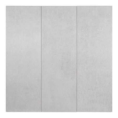 Un ensemble de trois carreaux gris rectangulaires, disposés verticalement, présente une surface lisse et légèrement texturée, su