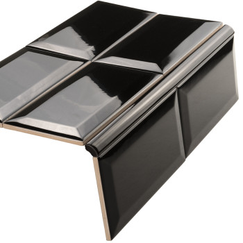 Gläzende Schwarze mit Facette 7,5x15