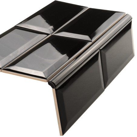 Gläzende Schwarze mit Facette 7,5x15