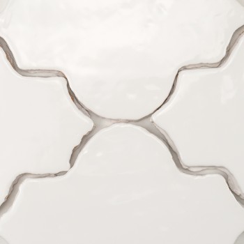 Vitri Weiß Arabesque