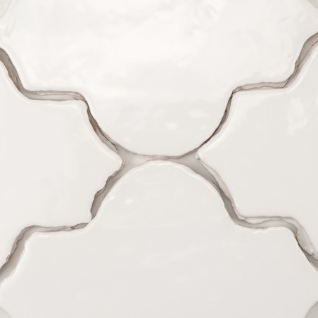 Vitri Weiß Arabesque