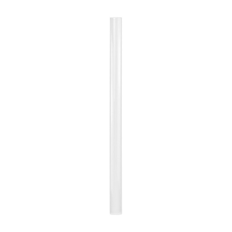 Carrelage long et étroit blanc satiné, bord légèrement arrondi, posé verticalement sur fond blanc uni, surface lisse sans motif.